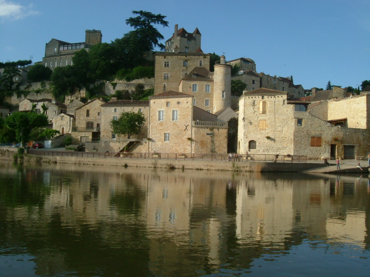 Castillos y caminos interminables en Lot, Francia