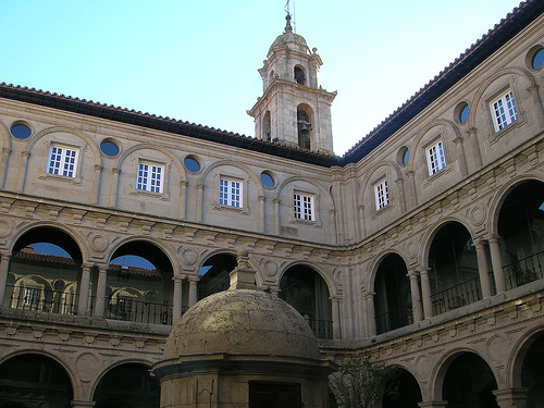 Paradores en monasterios por la Península