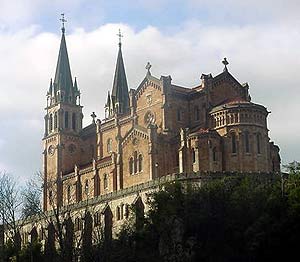 Fin de semana en Cangas de Onís: Visita al Santuario de Covadonga