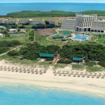 Un gran hotel de playa en Cuba