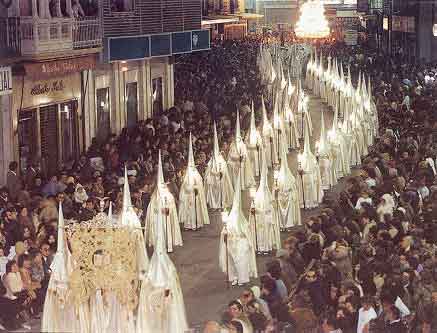 Vacaciones y escapadas Semana Santa a Cádiz. Andalucía