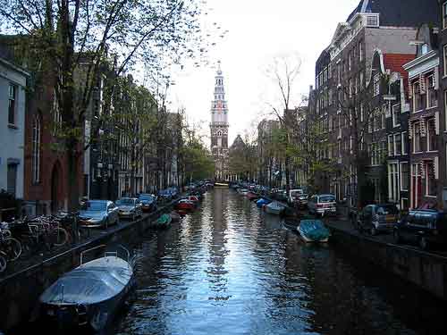 Una ciudad sobre el agua. Cautivadora leyenda sobre Amsterdam. Julio