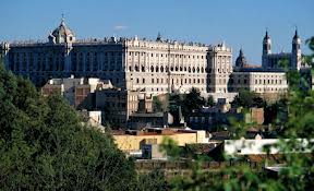 Madrid, sus antíguos barrios, plazas y lugares de compras