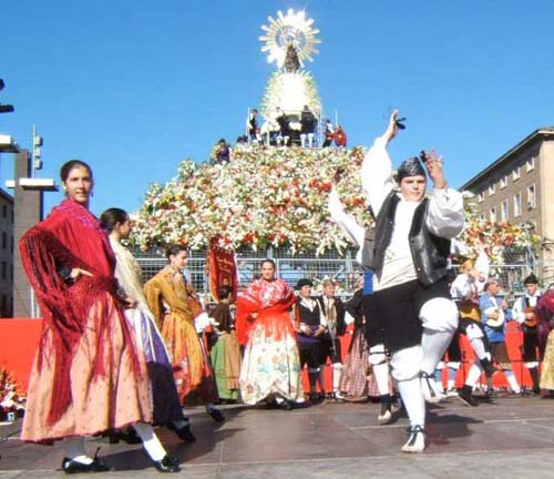 Zaragoza: Las Fiestas del Pilar. Celebraciones religiosas y ofrendas