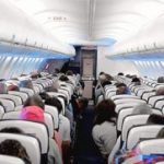 Algunas aerolíneas cobran por los asientos de emergencia