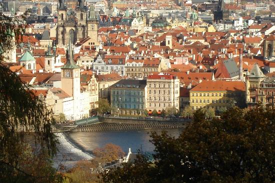 Praga en el Puente del Pilar